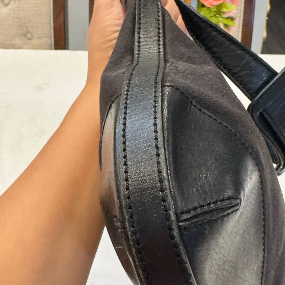 Authentic Gucci Horsebit Hobo Bag - Picture 5 of 16